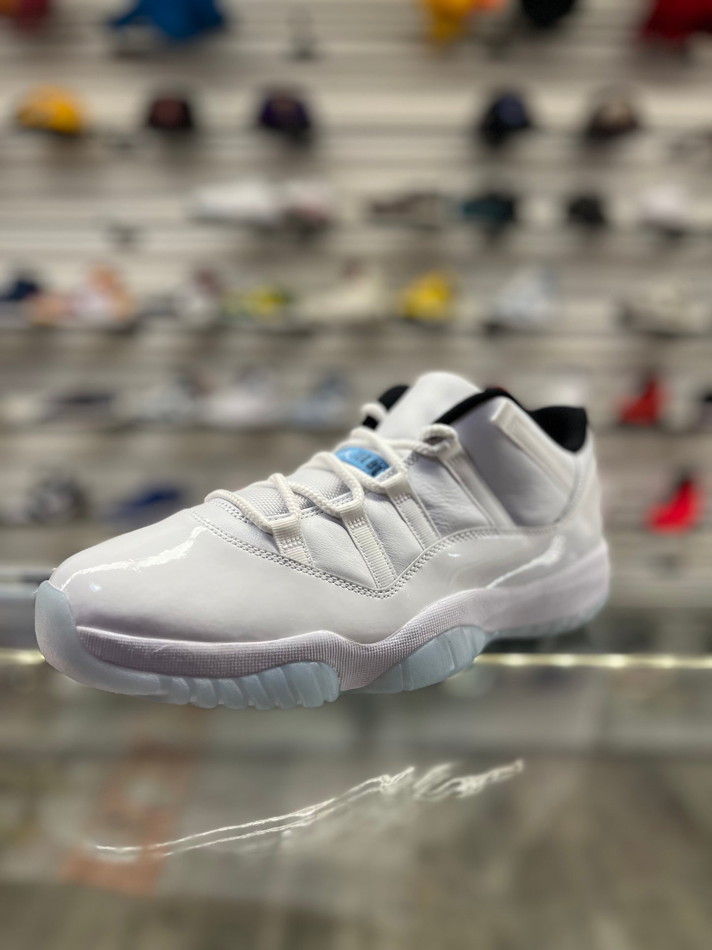Air Jordan 11 Low Legend Blue